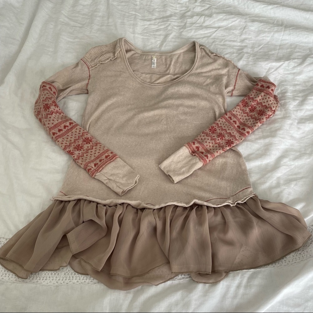 Free people XS Long Sleeve Ruffle hem top shirt knitted sleeve mixed media